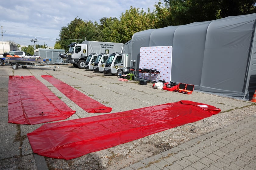 Prezentacja nowych pojazdów i specjalistycznego sprzętu Straży Miejskiej Wrocławia.