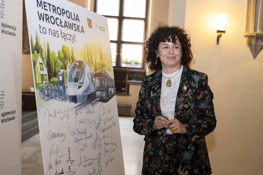 Samorządowcy z aglomeracji wrocławskiej podczas spotkania w sprawie ustawy o powołaniu Metropolii Wrocławskiej