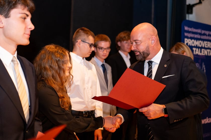 Stypendia dla uczniów w ramach „Wrocławskiego Programu Wspierania Uzdolnionych - PROMOVERE TALENTA”