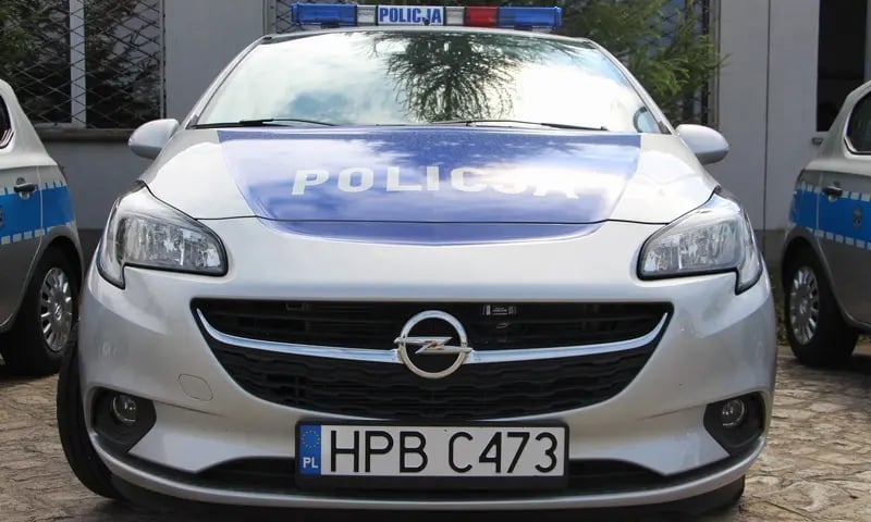 Pojazdy policji w dotychczasowym oznakowaniu