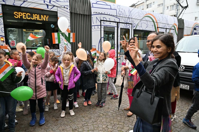 Uroczyste nadanie jednemu z wrocławskich tramwajów imienia Dobrego Maharadży Navanagaru