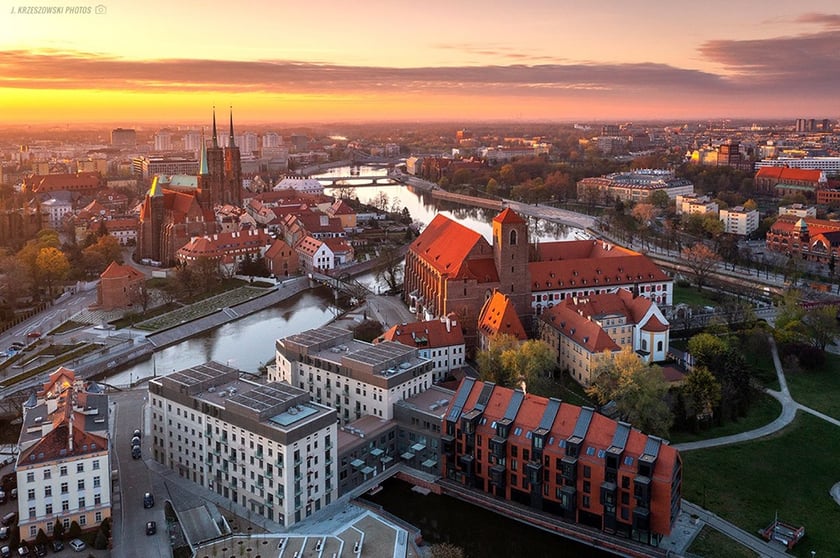 Wrocław z drona wygląda wspaniale. Na zdjęciu wrocławskie wyspy