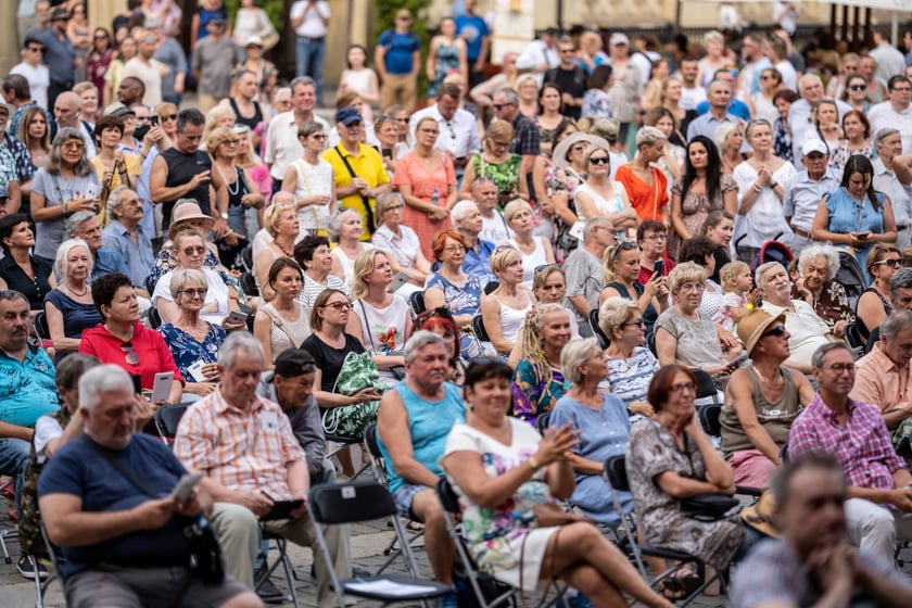 Koncert ?Hej szable w dłoń!? poświęcony Andrzejowi Waligórskiemu na Rynku we Wrocławiu, 26.06.2022 r.