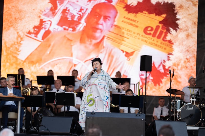 Koncert ?Hej szable w dłoń!? poświęcony Andrzejowi Waligórskiemu na Rynku we Wrocławiu, 26.06.2022 r.