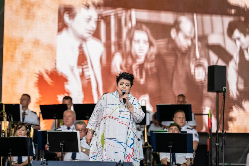 Koncert ?Hej szable w dłoń!? poświęcony Andrzejowi Waligórskiemu na Rynku we Wrocławiu, 26.06.2022 r.