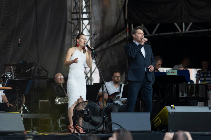 Koncert ?Hej szable w dłoń!? poświęcony Andrzejowi Waligórskiemu na Rynku we Wrocławiu, 26.06.2022 r.