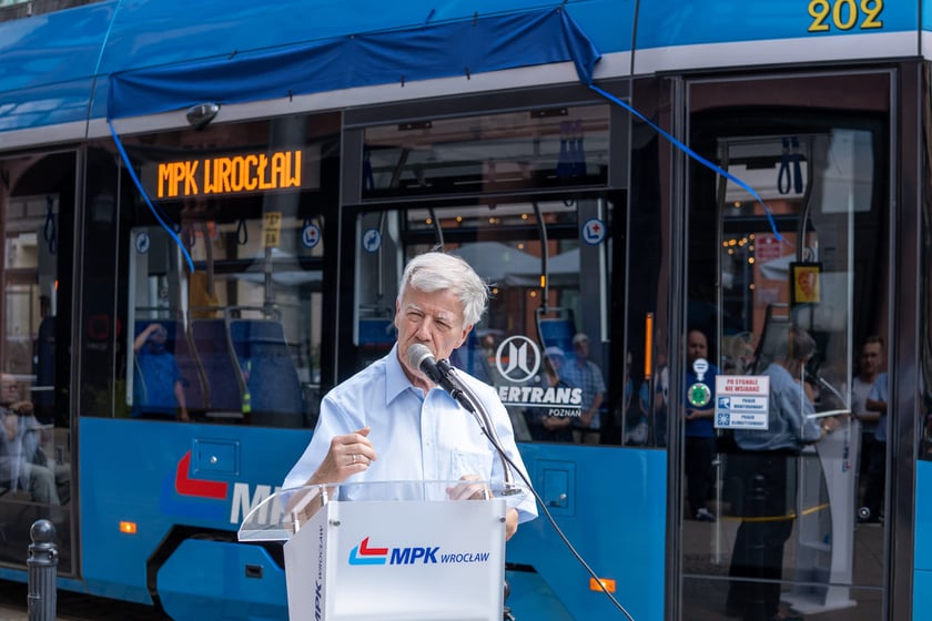 Wrocław pamięta o Andrzeju Waligórskim: tramwaj jego imienia i  wrocławski krasnal, 26.06.2022 r.