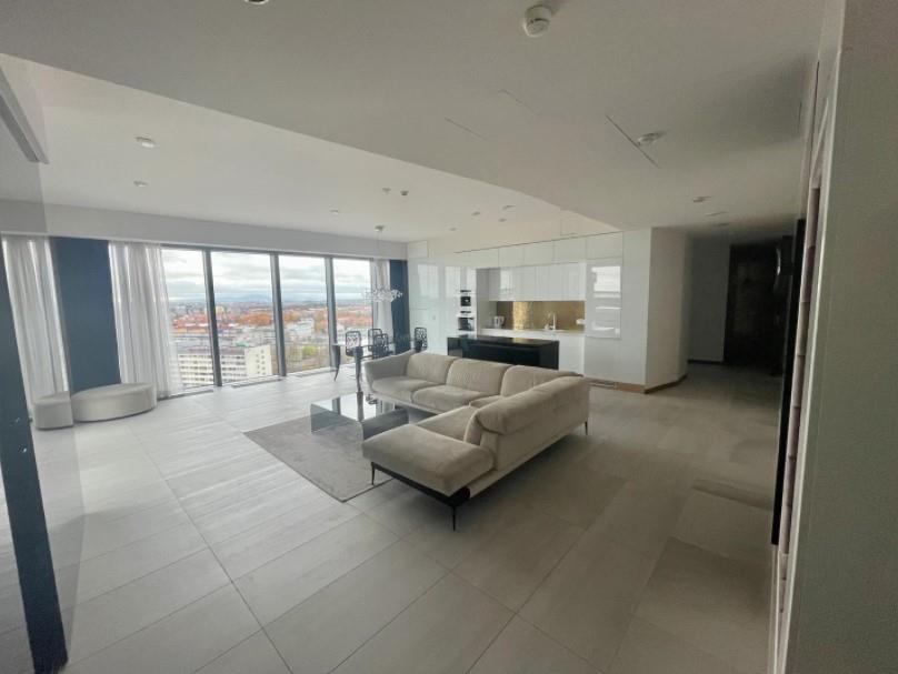 Penthouse w Sky Tower. Cena: 3 950 000 zł. Powierzchnia: 120 m2