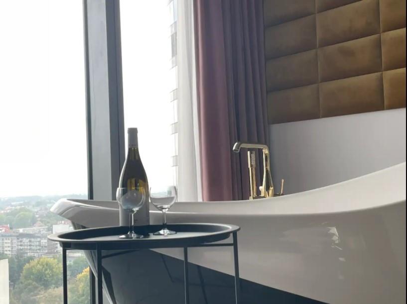 Penthouse w Sky Tower. Cena: 3 950 000 zł. Powierzchnia: 120 m2