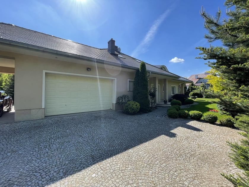 Willa na ul. Gałczyńskiego. Cena: 4 800 000 złotych. Powierzchnia: 367 m2