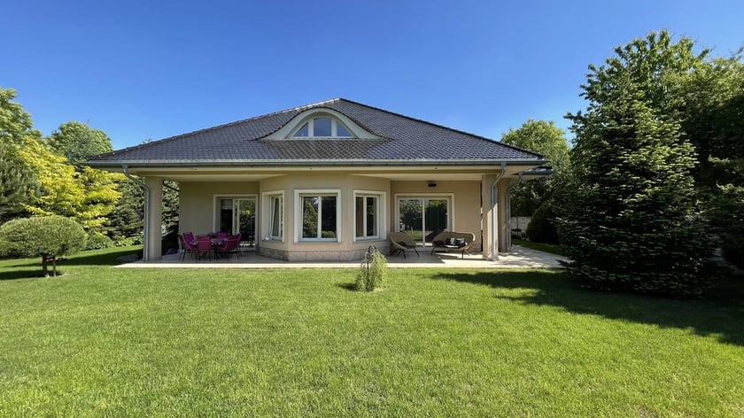 Willa na ul. Gałczyńskiego. Cena: 4 800 000 złotych. Powierzchnia: 367 m2