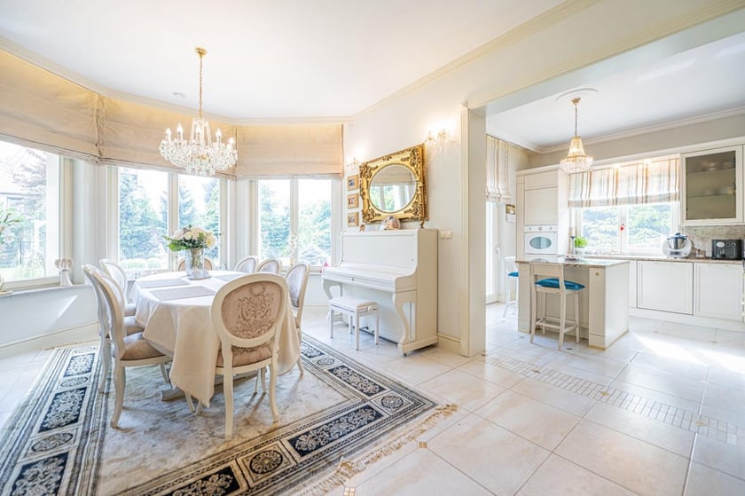 Willa na ul. Gałczyńskiego. Cena: 4 800 000 złotych. Powierzchnia: 367 m2