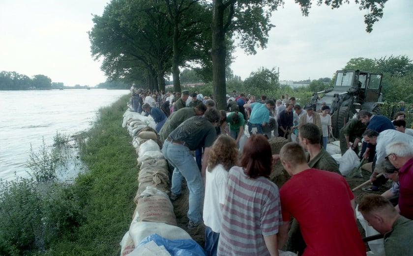 wał powodziowy Bartoszowice,  Wrocław, powódź 1997