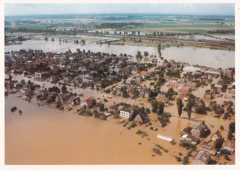 Radwanice, powódź 1997, zdjęcia z helikoptera