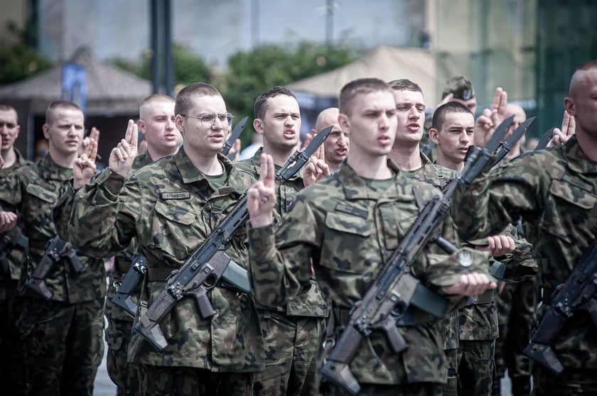Uroczysta przysięga żołnierzy 16. Dolnośląskiej Brygady Obrony Terytorialnej