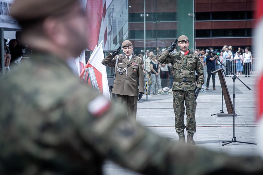 Uroczysta przysięga żołnierzy 16. Dolnośląskiej Brygady Obrony Terytorialnej