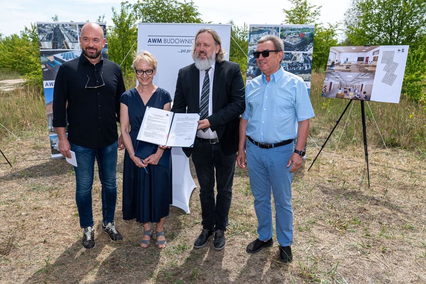 Podpisano umowę na realizację zespołu szkolno-przedszkolnego przy ul. Cynamonowej
