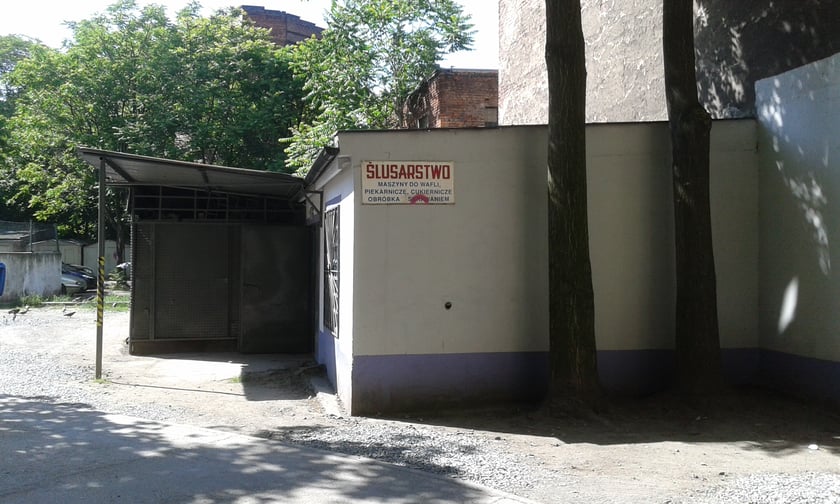 Podwórko na Nadodrzu, przy placu Świętego Macieja, przed remontem