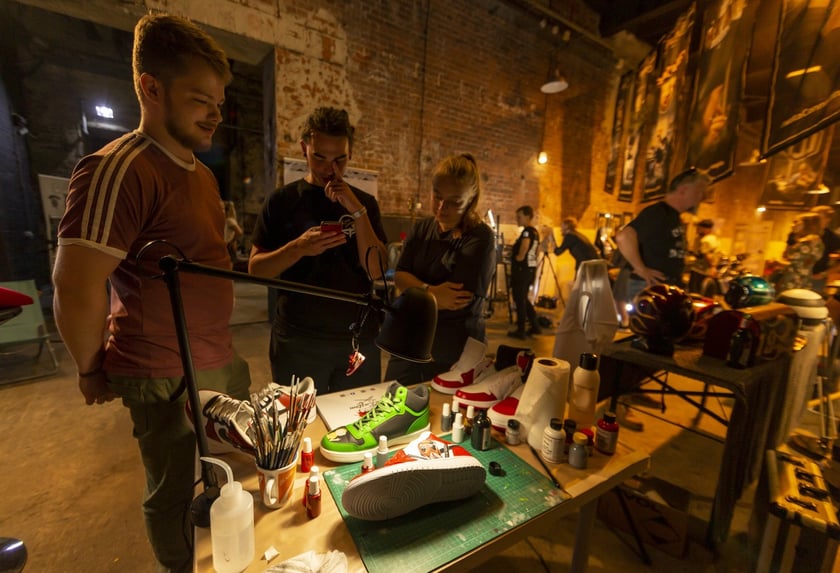 W Browarze Mieszczańskim na zwiedzających czeka kilkadziesiąt pojazdów (samochodów i bike?ów), blisko 50 wystawców z różnych branż, koncerty na żywo, plebiscyty ?best bike? i ?best car?, oraz wiele innych atrakcji