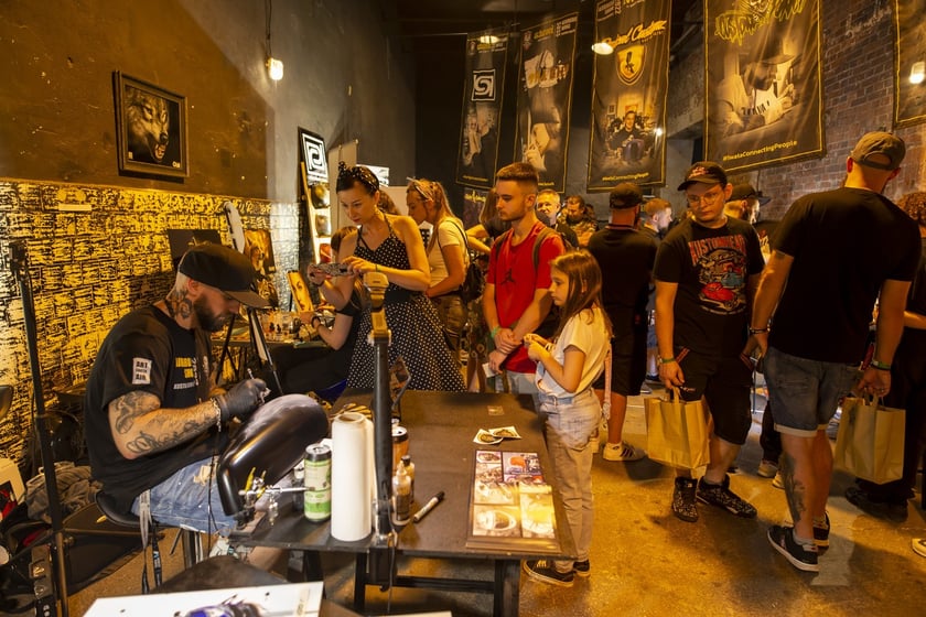 W Browarze Mieszczańskim na zwiedzających czeka kilkadziesiąt pojazdów (samochodów i bike?ów), blisko 50 wystawców z różnych branż, koncerty na żywo, plebiscyty ?best bike? i ?best car?, oraz wiele innych atrakcji