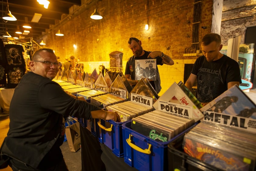 W Browarze Mieszczańskim na zwiedzających czeka kilkadziesiąt pojazdów (samochodów i bike?ów), blisko 50 wystawców z różnych branż, koncerty na żywo, plebiscyty ?best bike? i ?best car?, oraz wiele innych atrakcji
