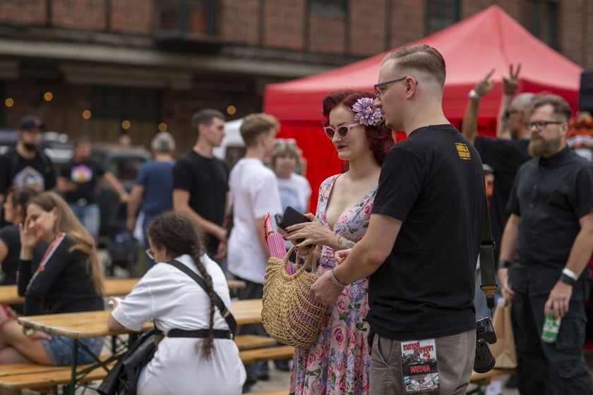 W Browarze Mieszczańskim na zwiedzających czeka kilkadziesiąt pojazdów (samochodów i bike?ów), blisko 50 wystawców z różnych branż, koncerty na żywo, plebiscyty ?best bike? i ?best car?, oraz wiele innych atrakcji