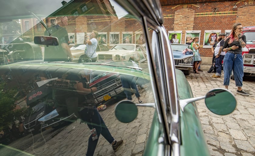 W Browarze Mieszczańskim na zwiedzających czeka kilkadziesiąt pojazdów (samochodów i bike?ów), blisko 50 wystawców z różnych branż, koncerty na żywo, plebiscyty ?best bike? i ?best car?, oraz wiele innych atrakcji