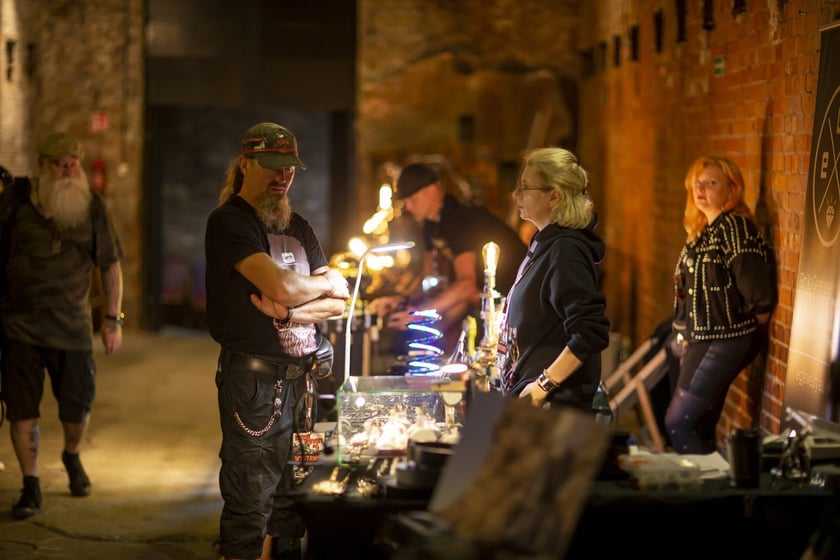 W Browarze Mieszczańskim na zwiedzających czeka kilkadziesiąt pojazdów (samochodów i bike?ów), blisko 50 wystawców z różnych branż, koncerty na żywo, plebiscyty ?best bike? i ?best car?, oraz wiele innych atrakcji