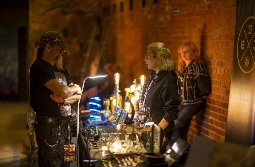 W Browarze Mieszczańskim na zwiedzających czeka kilkadziesiąt pojazdów (samochodów i bike?ów), blisko 50 wystawców z różnych branż, koncerty na żywo, plebiscyty ?best bike? i ?best car?, oraz wiele innych atrakcji