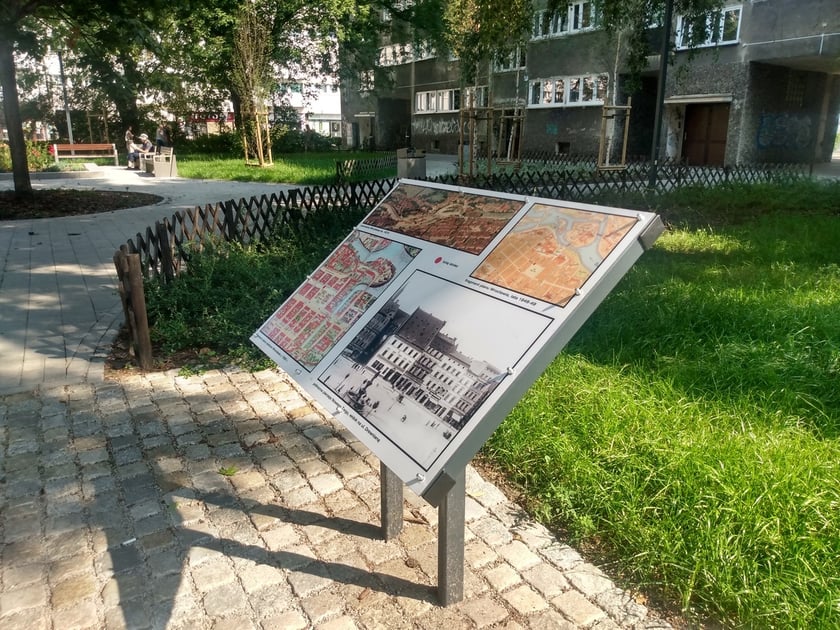 Podwórko otoczone: pl. Nowy Targ, pl. Nankiera i ul. Jodłową przeszło gruntowny remont
