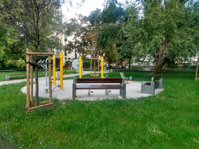 Podwórko otoczone: pl. Nowy Targ, pl. Nankiera i ul. Jodłową przeszło gruntowny remont