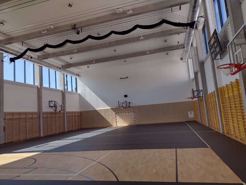 Budynek sportowy Liceum Ogólnokształcącym nr XIII im. Aleksandra Fredry gotowy na nowy rok szkolny
