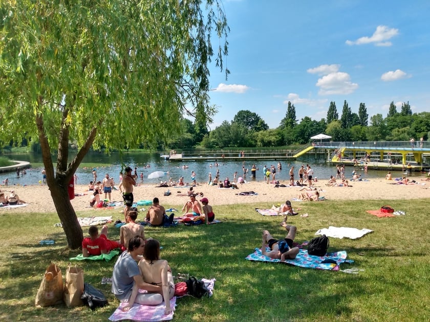 W tym sezonie wrocławskie baseny i kąpieliska odwiedziło 166 tys. osób