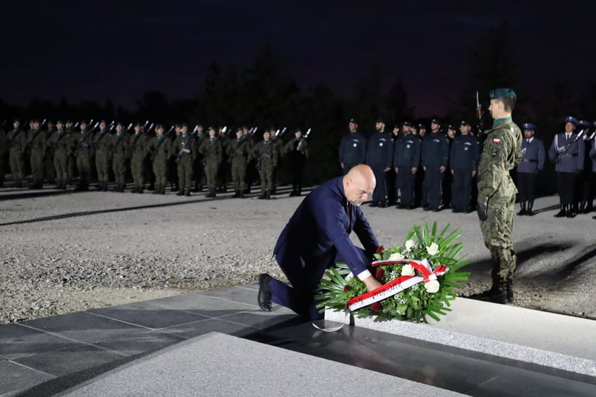 Uroczyste obchody 83. rocznicy wybuchu II wojny światowej na Cmentarzu Żołnierzy Polskich we Wrocławiu