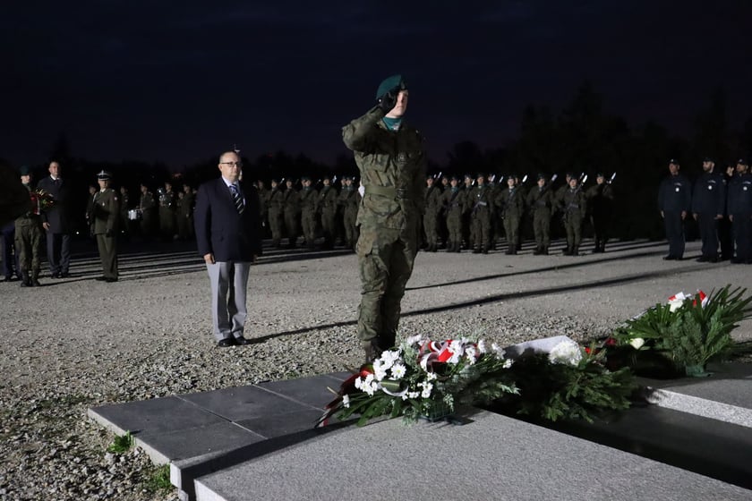 Uroczyste obchody 83. rocznicy wybuchu II wojny światowej na Cmentarzu Żołnierzy Polskich we Wrocławiu