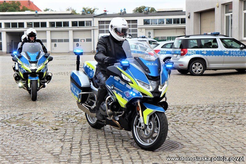 Dolnośląscy policjanci drogówki otrzymali motocykle BMW R1250 RT