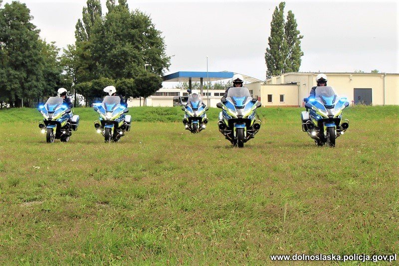 Dolnośląscy policjanci drogówki otrzymali motocykle BMW R1250 RT