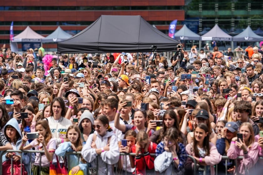 Koncert Sary James na placu Wolności we Wrocławiu