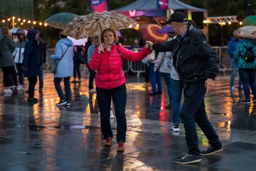 Wrocławska Potańcówka na pl. Wolności 17 września 2022 r. - na zdjęciach uczestnicy