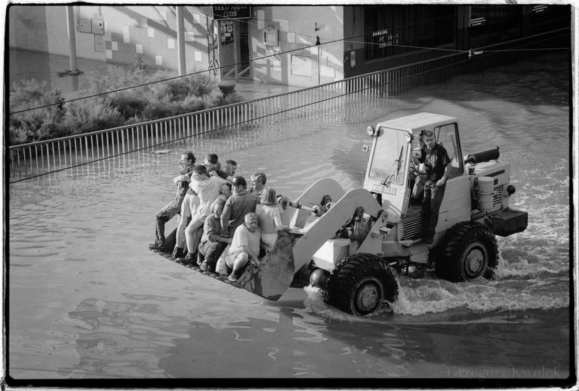 Ul. Świdnicka. Powódź we Wrocławiu, 1997 rok
