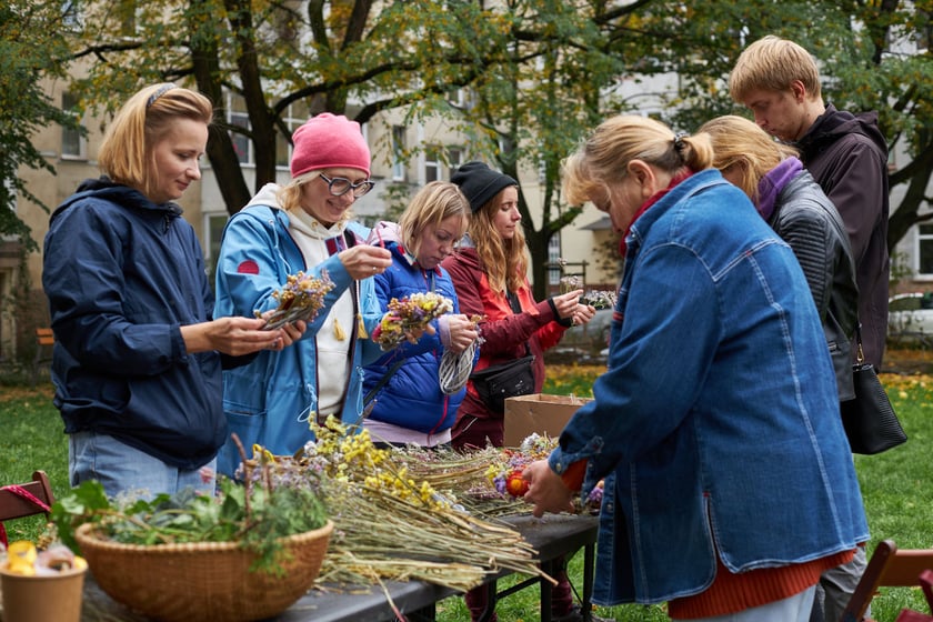 Projekt Grow Green. Warsztaty ogrodnicze, florystyczne, zabawy dla dzieci na osiedlu Ołbin
