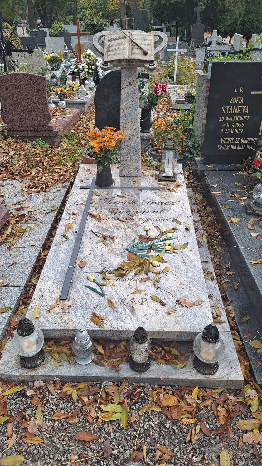 Dyrygent Marek Tracz spoczywa na cmentarzu przy ul. Bujwida