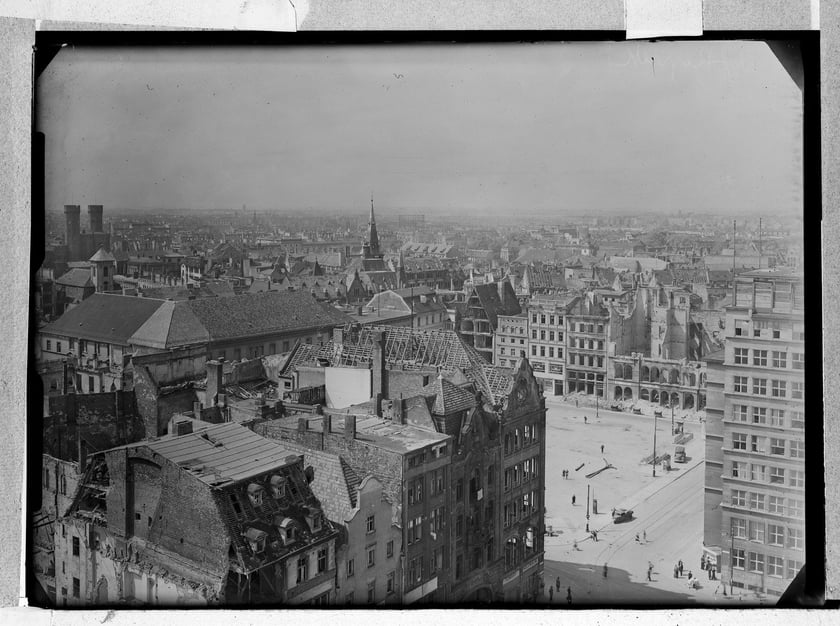 Zniszczony podczas wojny Wrocław 1945
