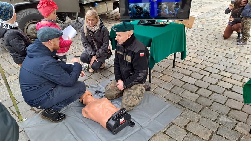 Pokaz sprzętu wojskowego 11 listopada na wrocławskim Rynku