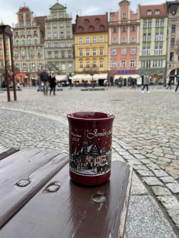 W 2008 roku kubek z Jarmarku Bożonarodzeniowego nie był w kształcie buta. Pamiętacie te kubeczki?
