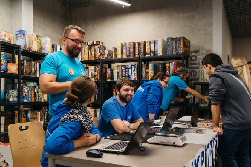 Wrocławski Festiwal Gier Planszowych Gratislavia - na zdjęciu uczestnicy oraz gry planszowe