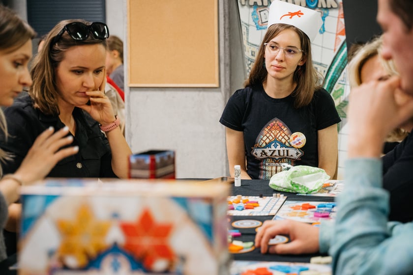 Wrocławski Festiwal Gier Planszowych Gratislavia - na zdjęciu uczestnicy oraz gry planszowe