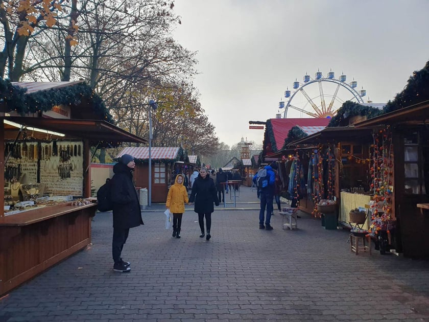 Jarmark bożonarodzeniowy na Alexanderplatz w Berlinie