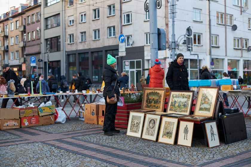 Na zdjęciu giełda staroci we Wrocławiu