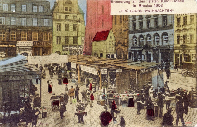 Rok 1903. Ostatni jarmark bożonarodzeniowy w przedwojennym Wrocławiu. Na zdjęciu widać jarmarczne kramy i mieszkańców Breslau